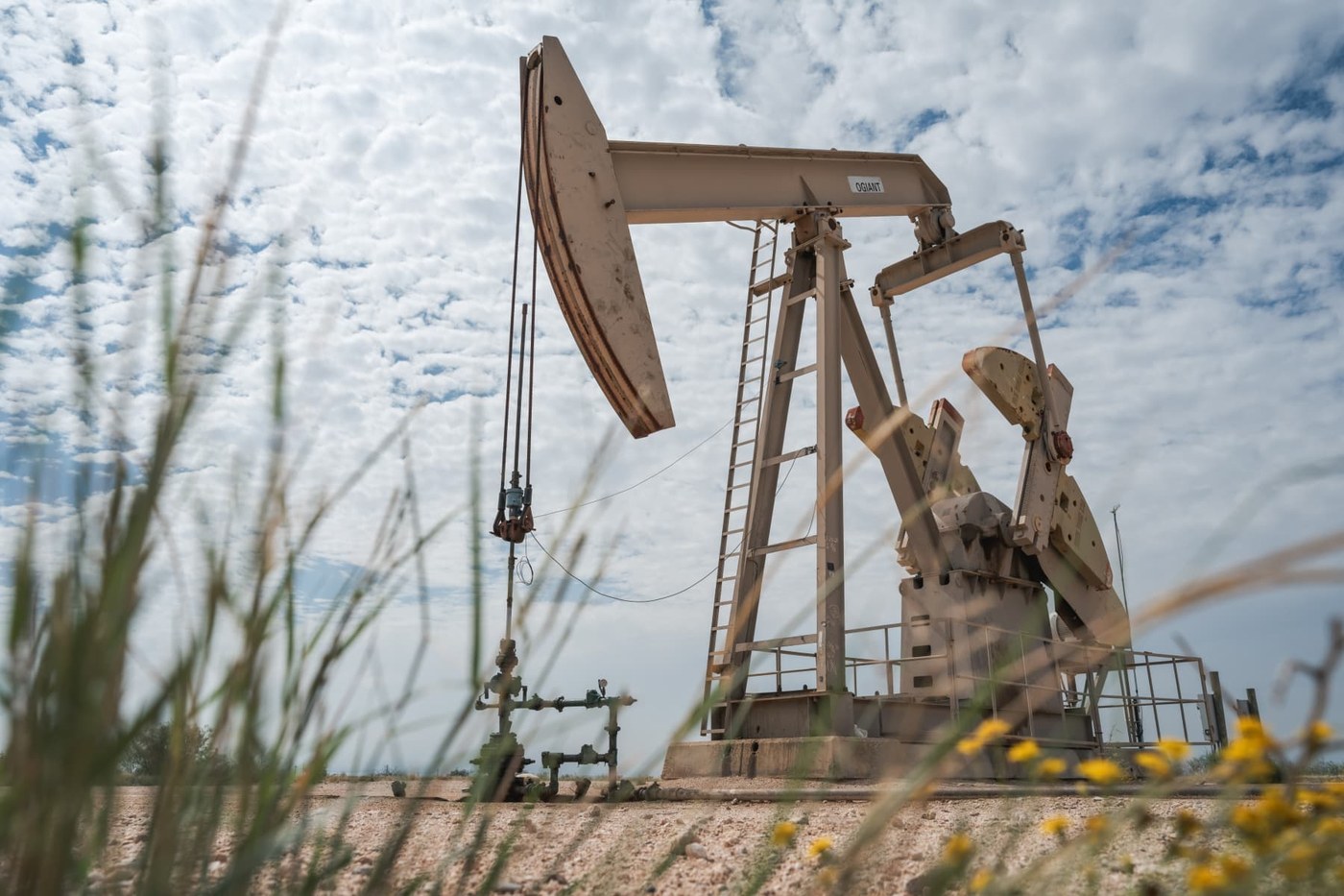 Oil prices rise as Houthi attacks on Saudi Arabian refinery raise supply worries