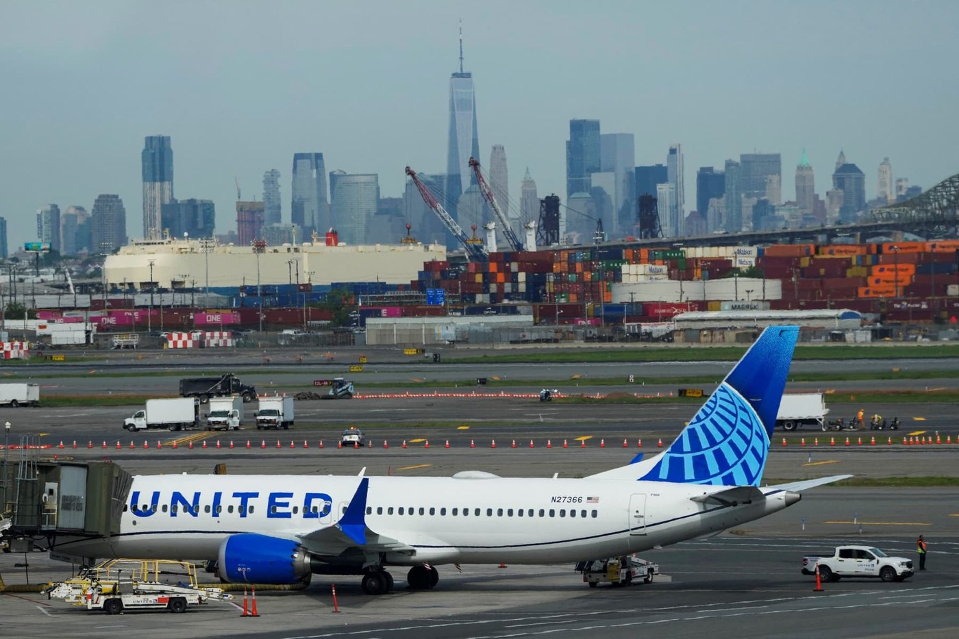 Flight disruptions ease at Newark, Philadelphia airports following equipment outage