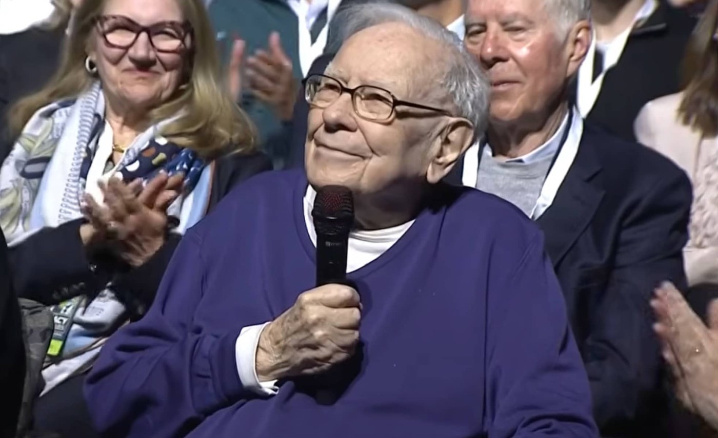 Buffett takes next step in plan to keep Berkshire from straying